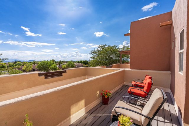 13 Saddleback Mesa, Santa Fe, NM 87508