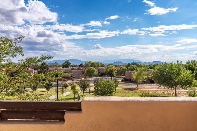 13 Saddleback Mesa, Santa Fe, NM 87508