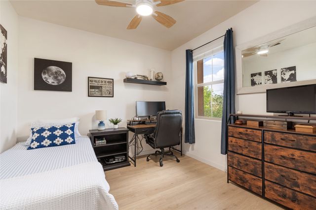 13 Saddleback Mesa, Santa Fe, NM 87508
