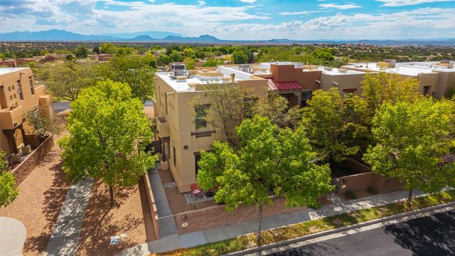 13 Saddleback Mesa, Santa Fe, NM 87508