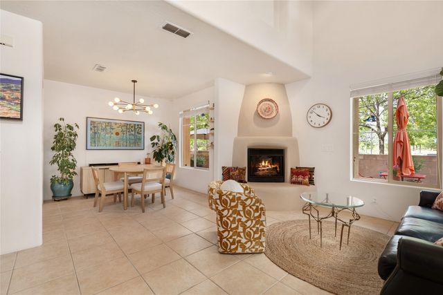 13 Saddleback Mesa, Santa Fe, NM 87508