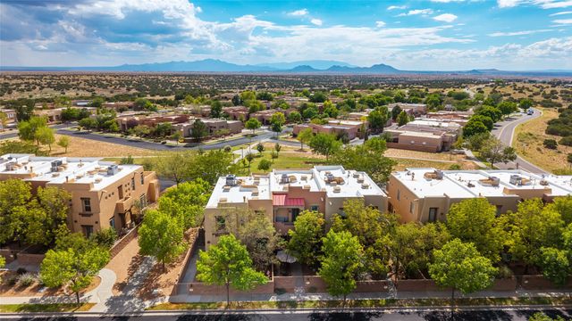 13 Saddleback Mesa, Santa Fe, NM 87508