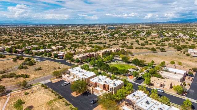13 Saddleback Mesa, Santa Fe, NM 87508
