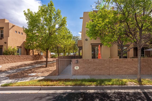 13 Saddleback Mesa, Santa Fe, NM 87508