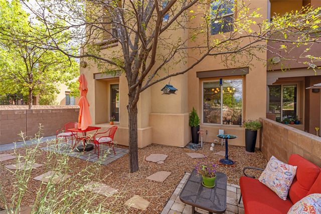 13 Saddleback Mesa, Santa Fe, NM 87508