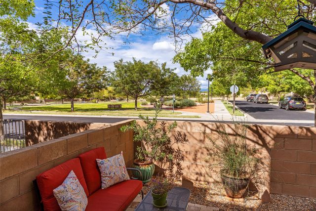 13 Saddleback Mesa, Santa Fe, NM 87508