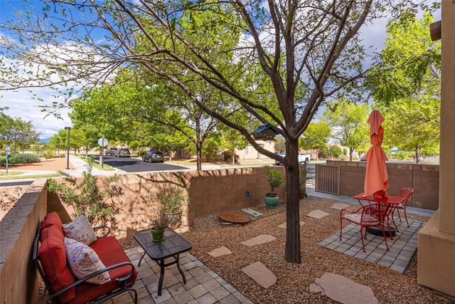 13 Saddleback Mesa, Santa Fe, NM 87508