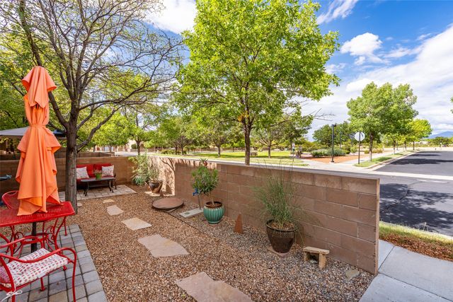 13 Saddleback Mesa, Santa Fe, NM 87508