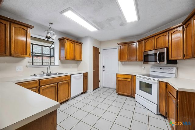 2319 Willow Drive, Portland, TX 78374