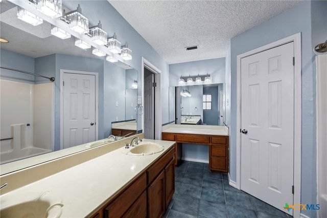 2319 Willow Drive, Portland, TX 78374