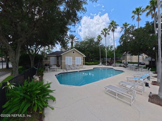 1701 THE GREENS Way 1321, Jacksonville Beach, FL 32250