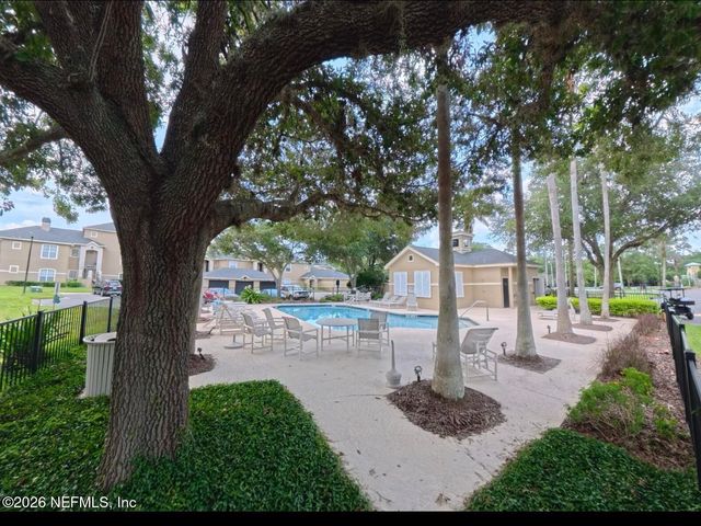 1701 THE GREENS Way 1321, Jacksonville Beach, FL 32250