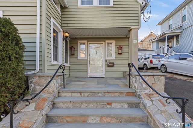 22 Robinson Avenue, Danbury, CT 06810