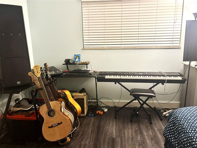 1704 E Meyers Avenue, Hazel Park, MI 48030