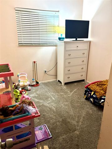 1704 E Meyers Avenue, Hazel Park, MI 48030