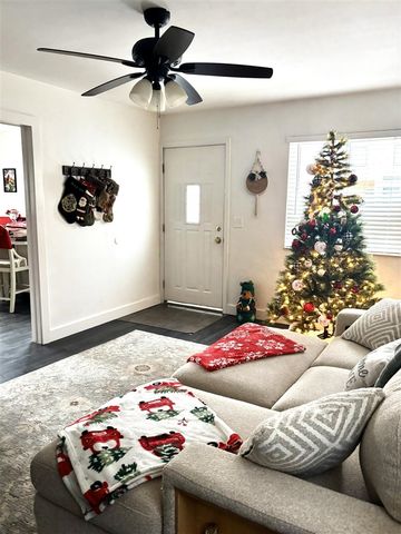 1704 E Meyers Avenue, Hazel Park, MI 48030