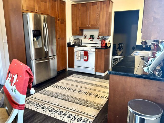 1704 E Meyers Avenue, Hazel Park, MI 48030