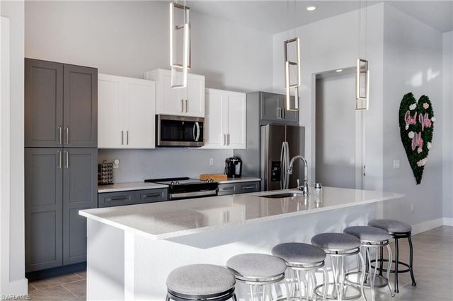 1720 Burnt Store RD N, Cape Coral, FL 33993