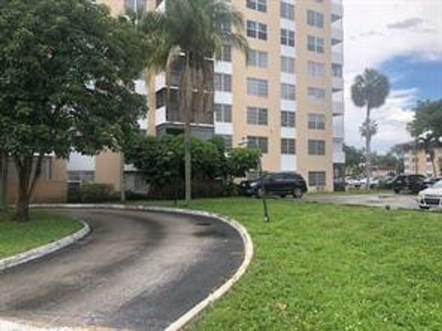 4174 Inverrary Drive 907, Lauderhill, FL 33319