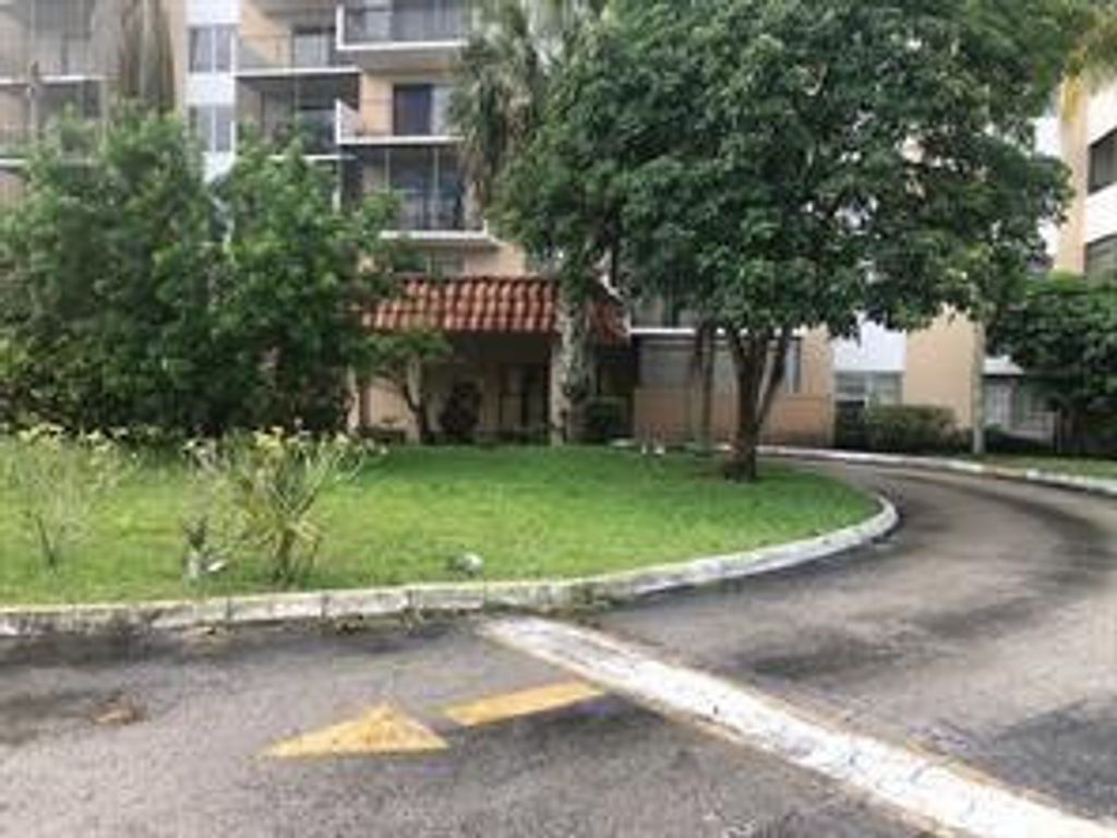 4174 Inverrary Drive 907, Lauderhill, FL 33319