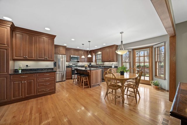1310 Champion Forest Court, Wheaton, IL 60187