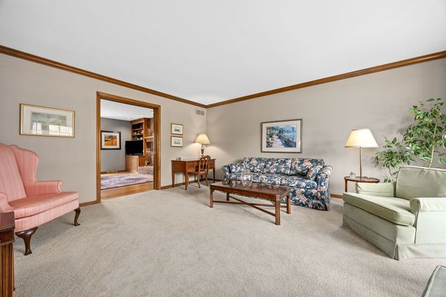 1310 Champion Forest Court, Wheaton, IL 60187