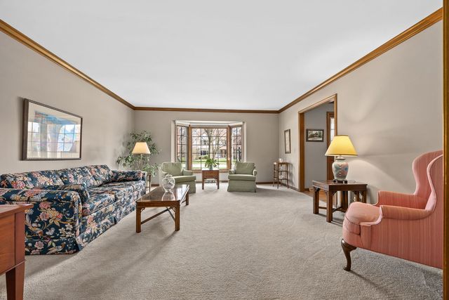 1310 Champion Forest Court, Wheaton, IL 60187