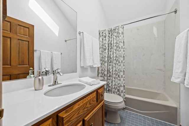 1310 Champion Forest Court, Wheaton, IL 60187