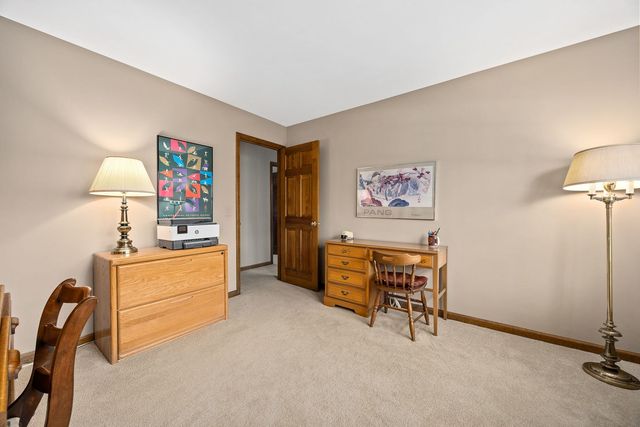 1310 Champion Forest Court, Wheaton, IL 60187