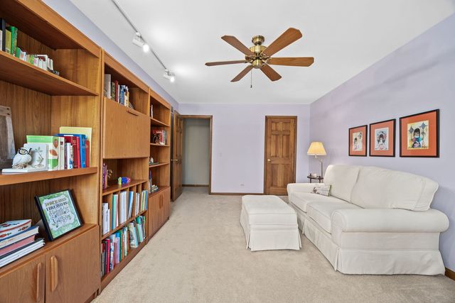 1310 Champion Forest Court, Wheaton, IL 60187