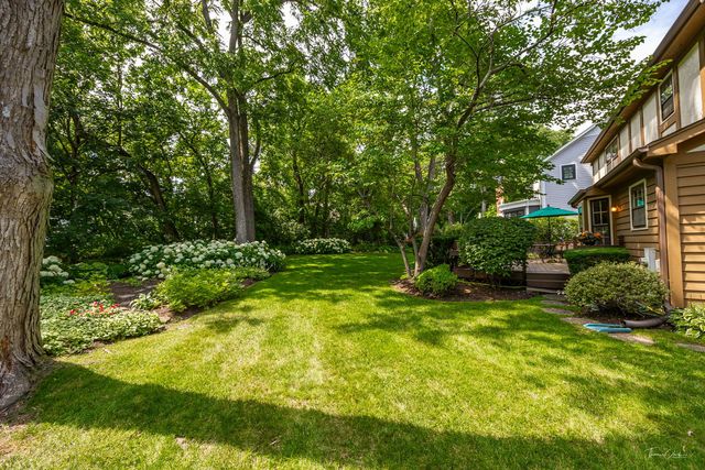 1310 Champion Forest Court, Wheaton, IL 60187