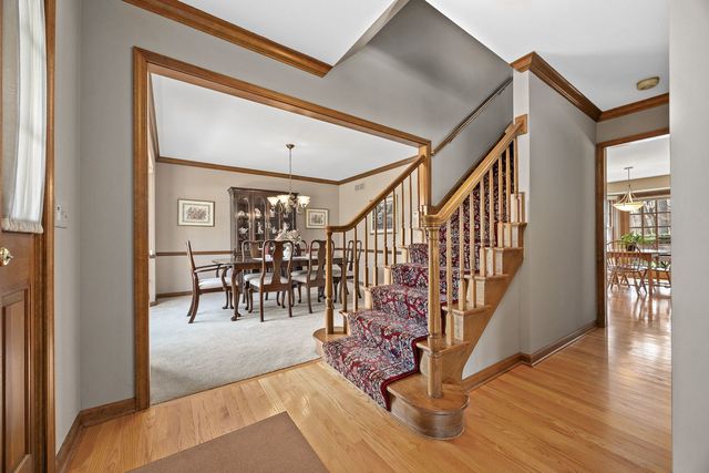 1310 Champion Forest Court, Wheaton, IL 60187