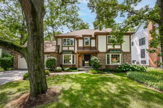 1310 Champion Forest Court, Wheaton, IL 60187