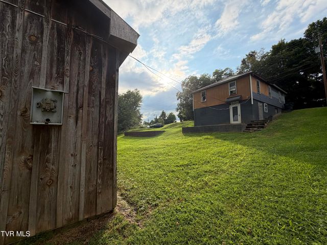 619 South Mckee Street, Greeneville, TN 37743