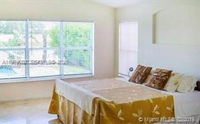 19150 SW 16th St, Pembroke Pines, FL 33029