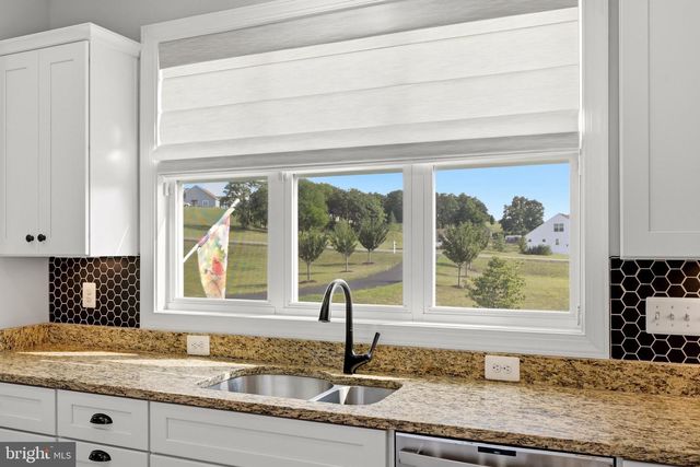 111 CHANTERELLE CT, Stephens City, VA 22655