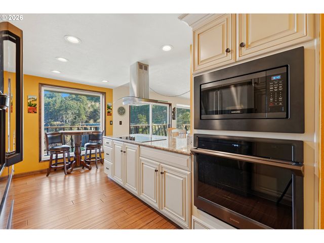 3355 OTTER CREST Loop, Depoe Bay, OR 97341