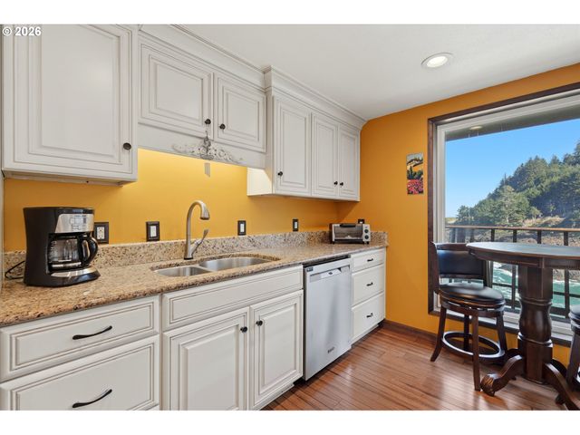 3355 OTTER CREST Loop, Depoe Bay, OR 97341