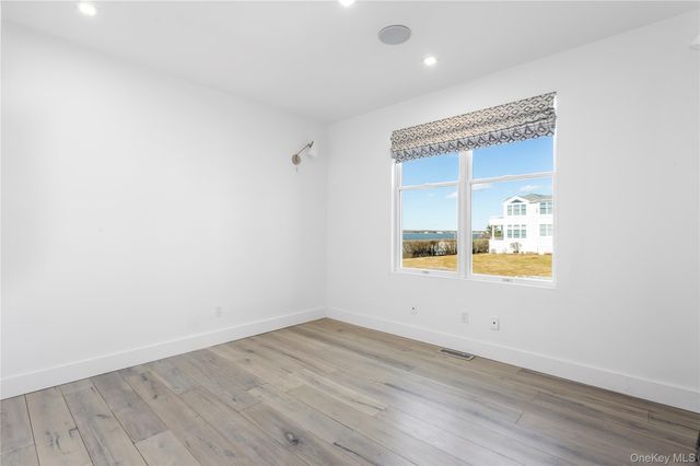 580 Dune Road 5, Westhampton, NY 11978