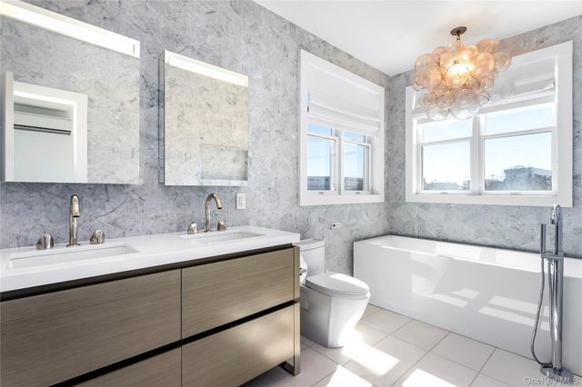 580 Dune Road 5, Westhampton, NY 11978