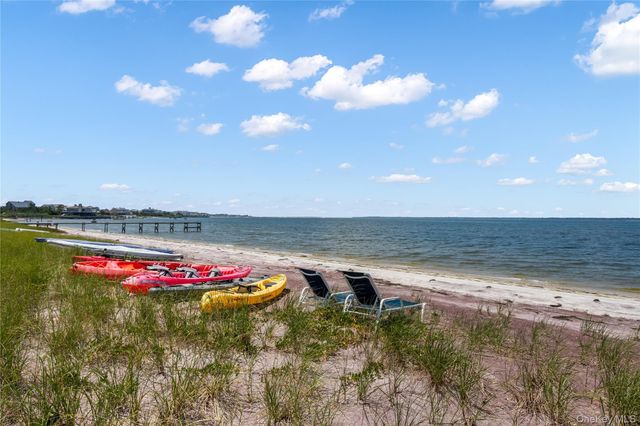 580 Dune Road 5, Westhampton, NY 11978