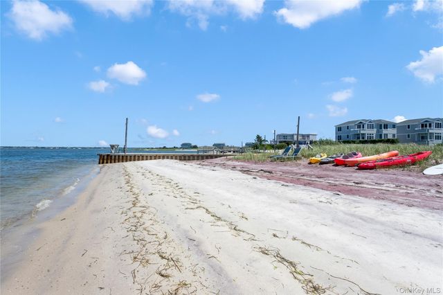 580 Dune Road 5, Westhampton, NY 11978