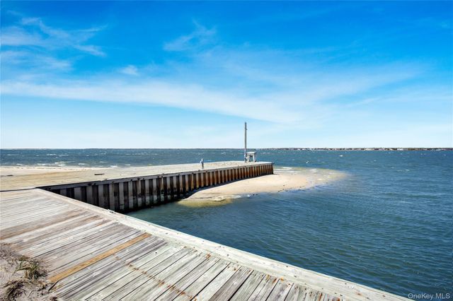 580 Dune Road 5, Westhampton, NY 11978