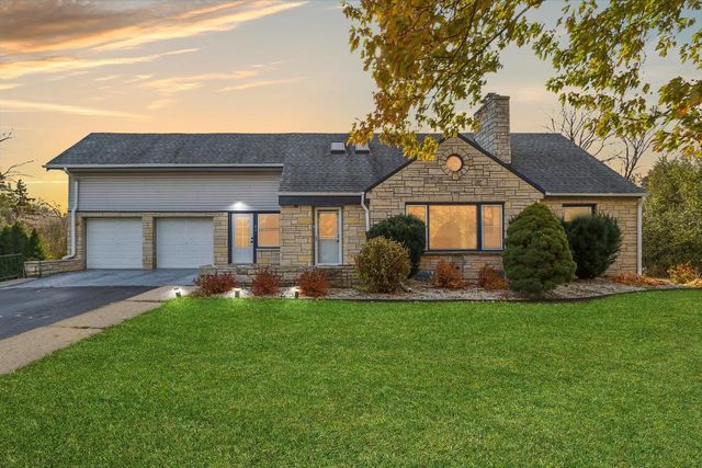 17303 W Greenfield Avenue, New Berlin, WI 53146