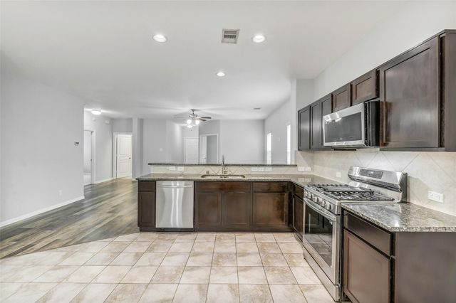 18607 Legend Oaks Drive, Magnolia, TX 77355