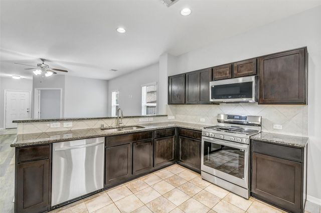 18607 Legend Oaks Drive, Magnolia, TX 77355