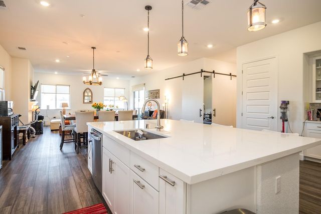 8305 Evans Tree Dr, Roseville, CA 95747