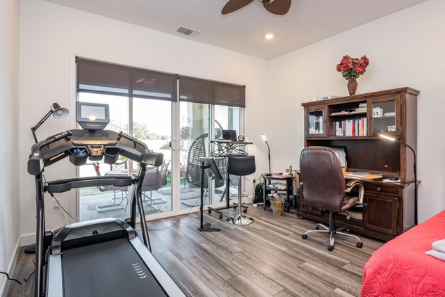 8305 Evans Tree Dr, Roseville, CA 95747