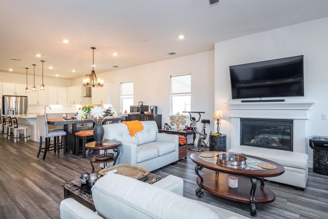 8305 Evans Tree Dr, Roseville, CA 95747