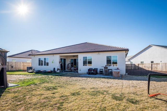 8305 Evans Tree Dr, Roseville, CA 95747